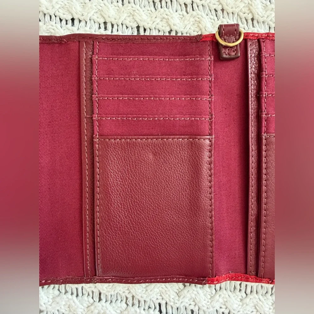 FOSSIL Red Preston Flip Snap Bi-Fold Long Three Tone Leather Zip Wallet - Picture 11 of 13
